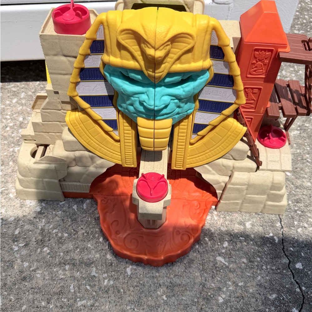 Fisher-Price Imaginext Serpent Strike Pyramid playset